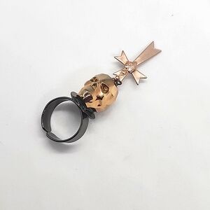 GASOLINE GLAMOUR SWAROVSKI CRYSTAL SKULL CHARM RING